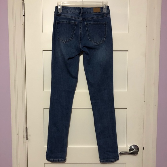 Mid-rise straight medium wash jeans - Picture 3 of 5